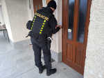 Policejní kontroly chat v obcích Malá Skála a Rakousy