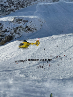 Cvičení horských služeb na rakouském ledovci Stubai