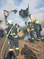 Požár kolového nakladače v obci Horka u Staré Paky