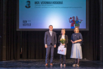 Hejtman Martin Půta a oceněná pedagožka Veronika Nosková
