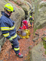 Zásah hasičů v Besedických skalách