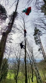 Záchrana paraglidisty na Kozákově