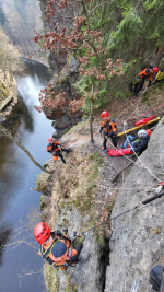Záchrana na ferratě Vodní brána u Semil