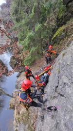 Záchrana na ferratě Vodní brána u Semil